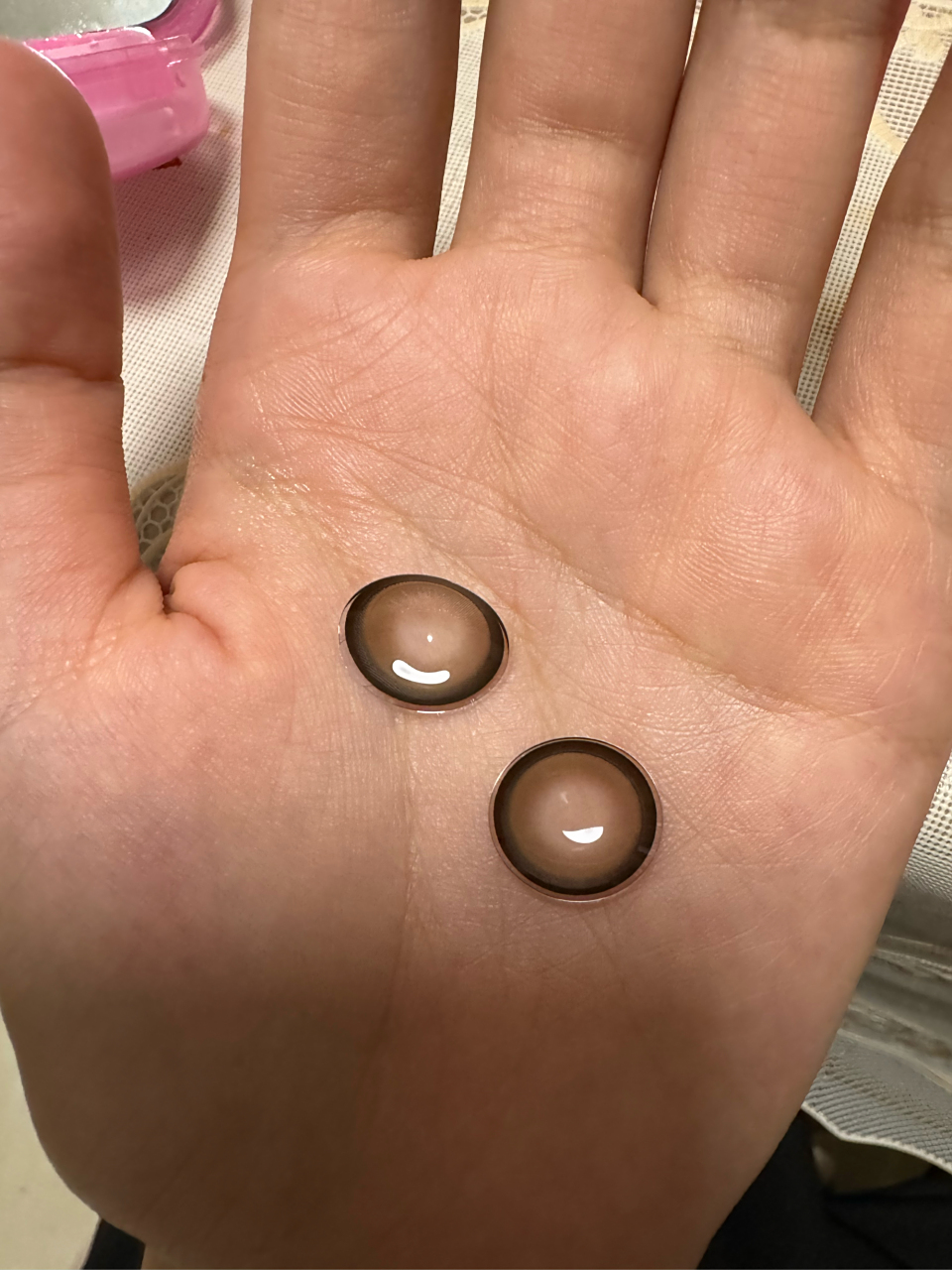 求大神帮忙p美瞳剪碎后的照片