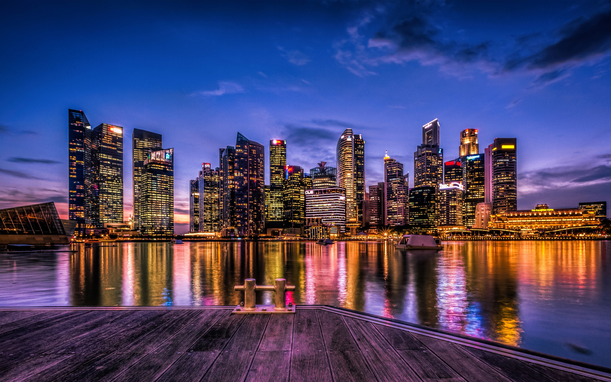 电脑壁纸,豪华的街景 漂亮的街景,让你感受到了城市的繁华.