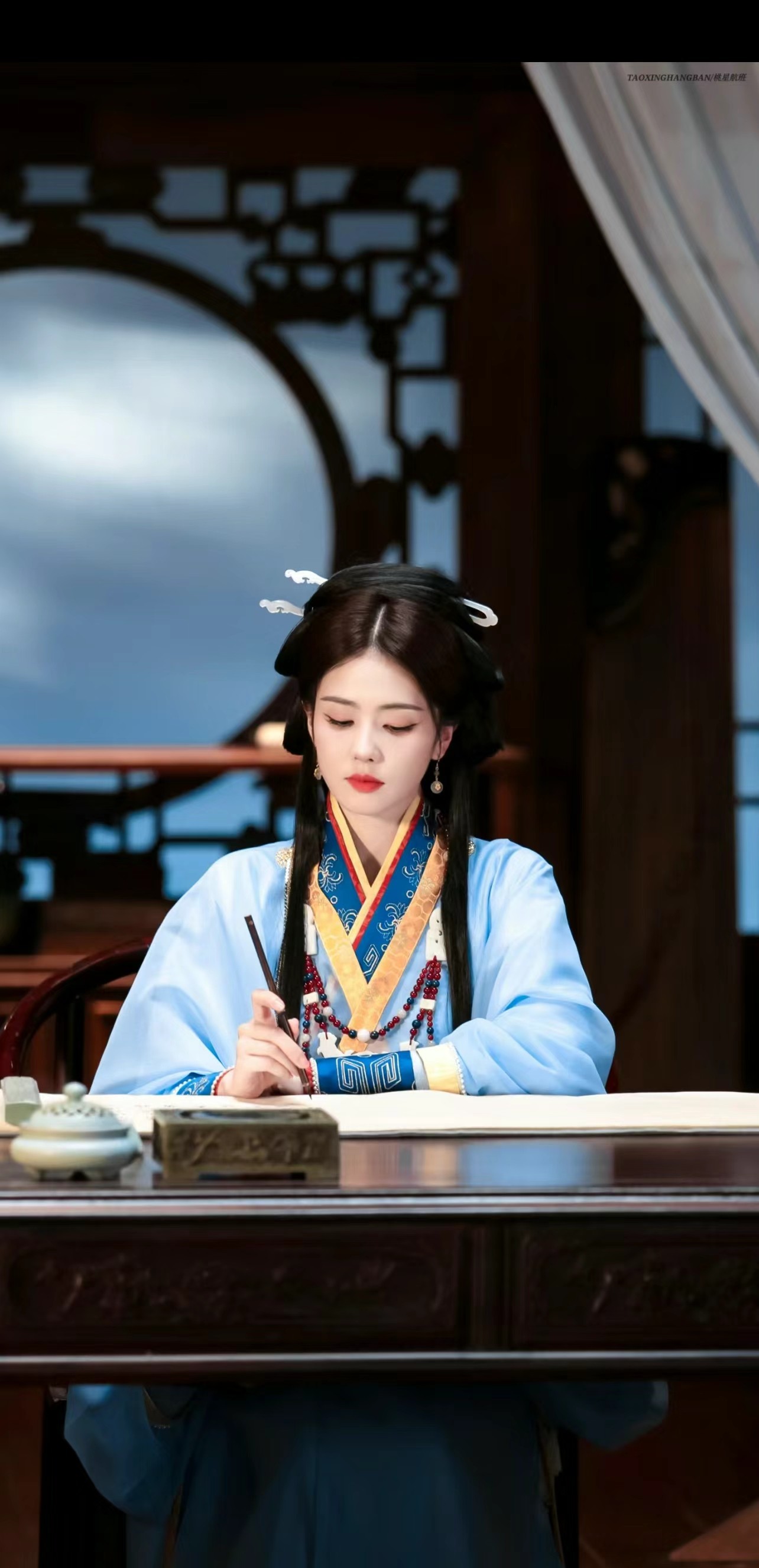 安慕希代言人[白鹿] 古装造型绝美神图!