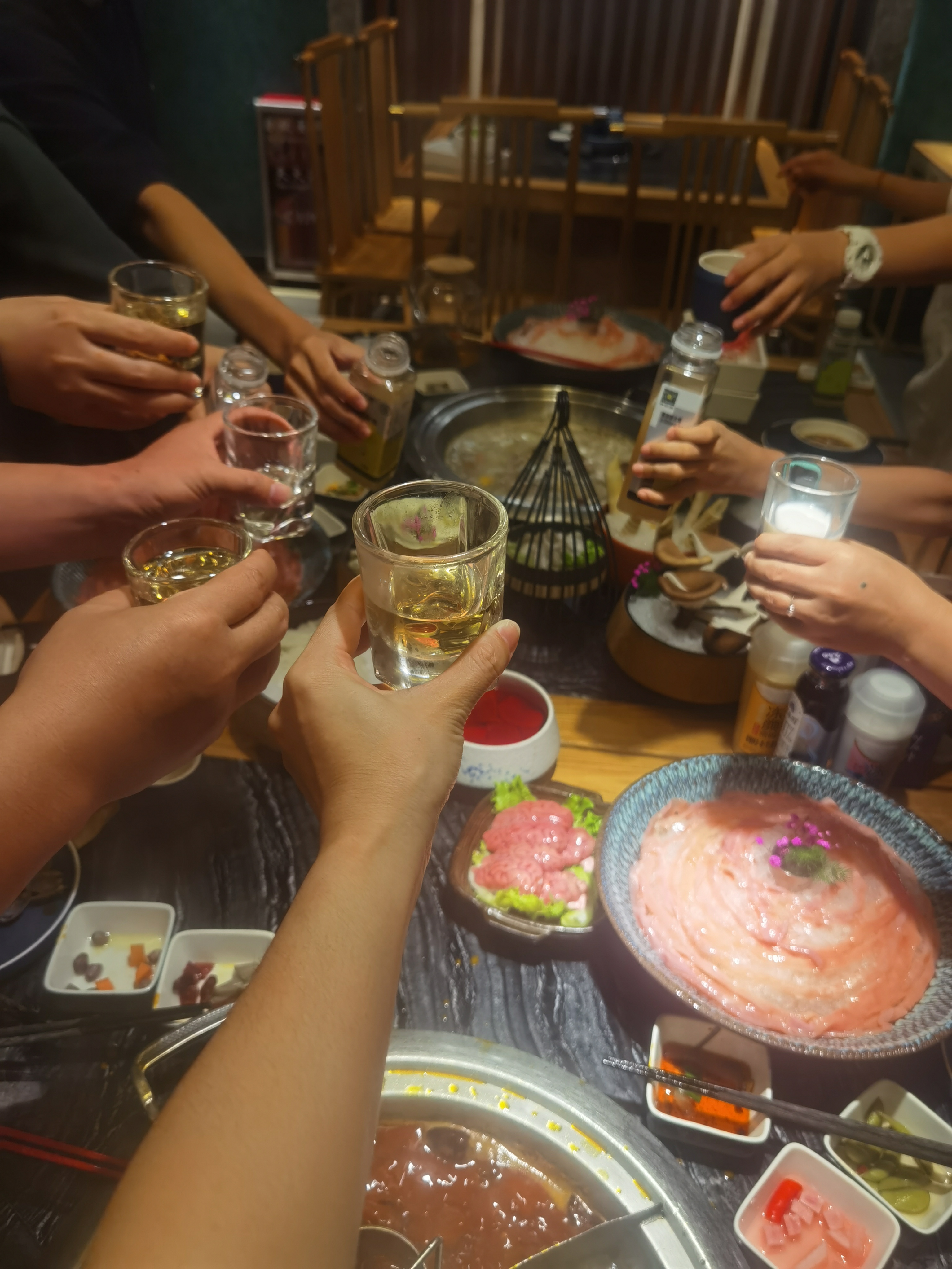 今天的聚餐,不仅是一顿饭,更是一场心灵的盛宴.