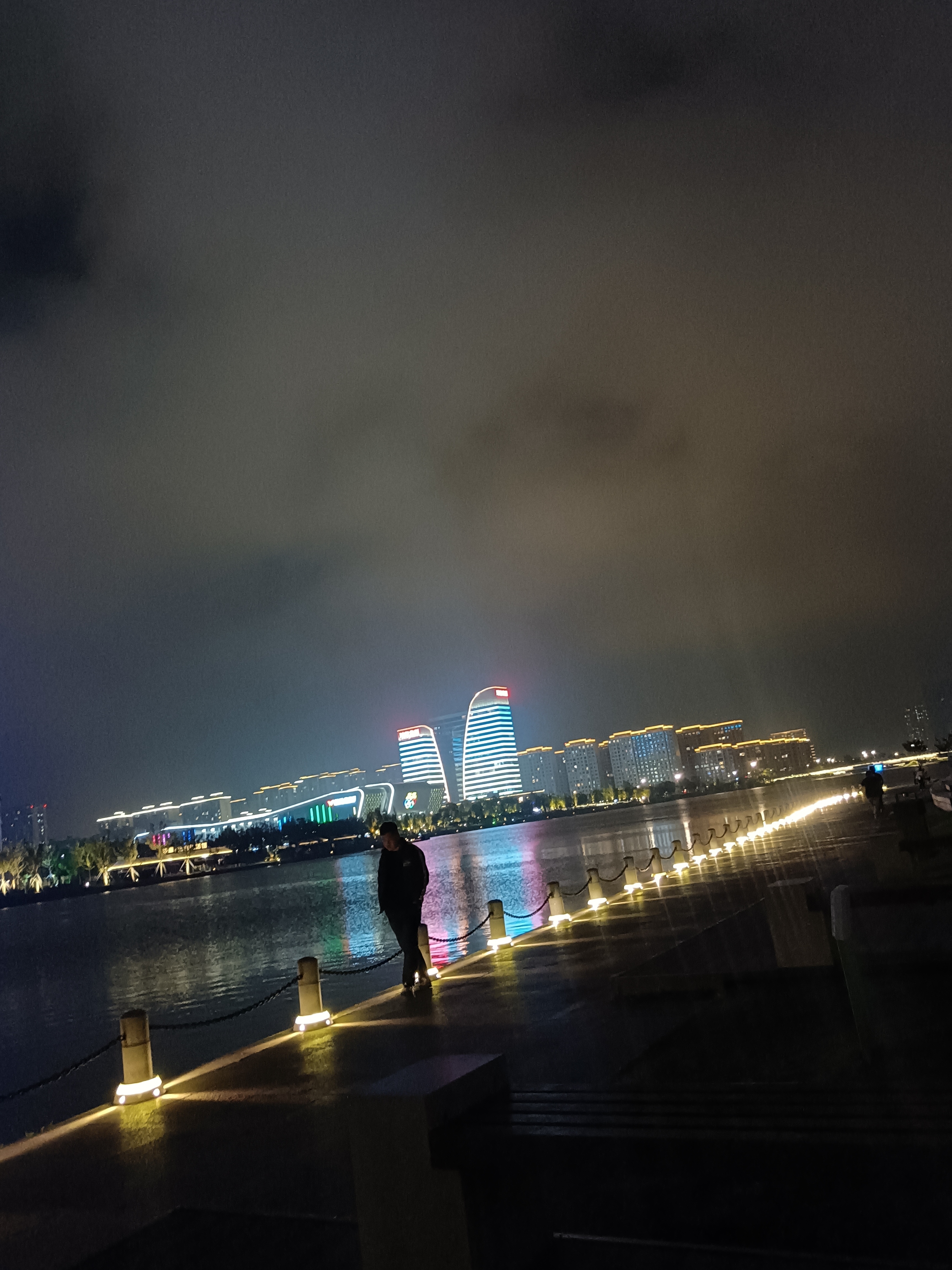 嘉兴市秀湖的夜色