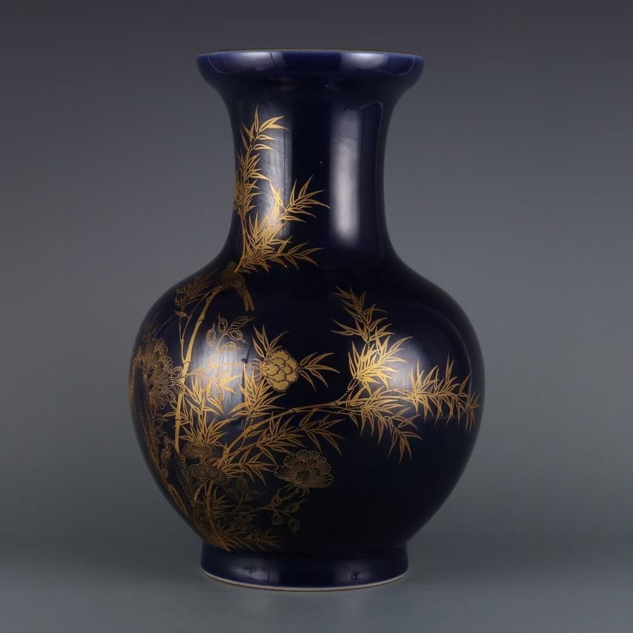 清,霁蓝釉描金花鸟诗文瓶