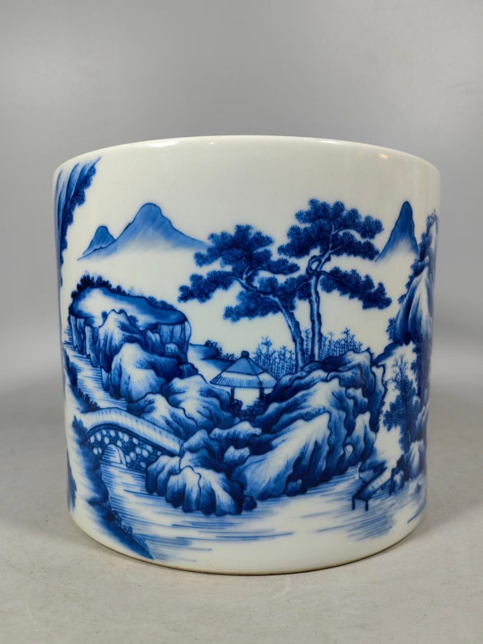 清,青花山水笔筒