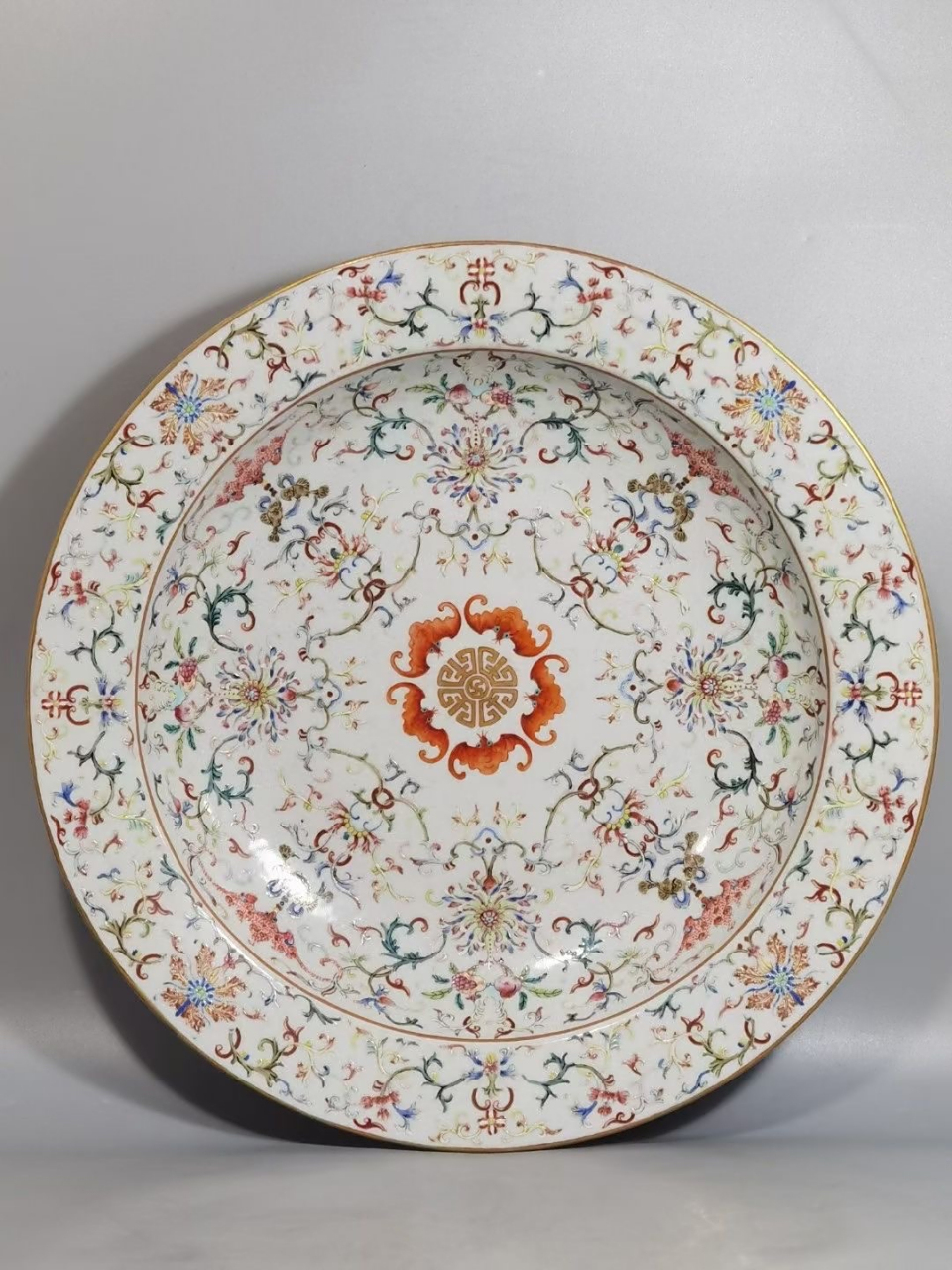 清,粉彩花卉五福捧寿盘