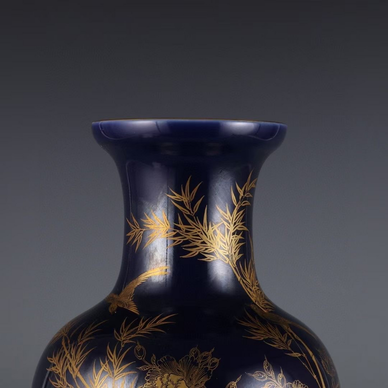 清,霁蓝釉描金花鸟诗文瓶