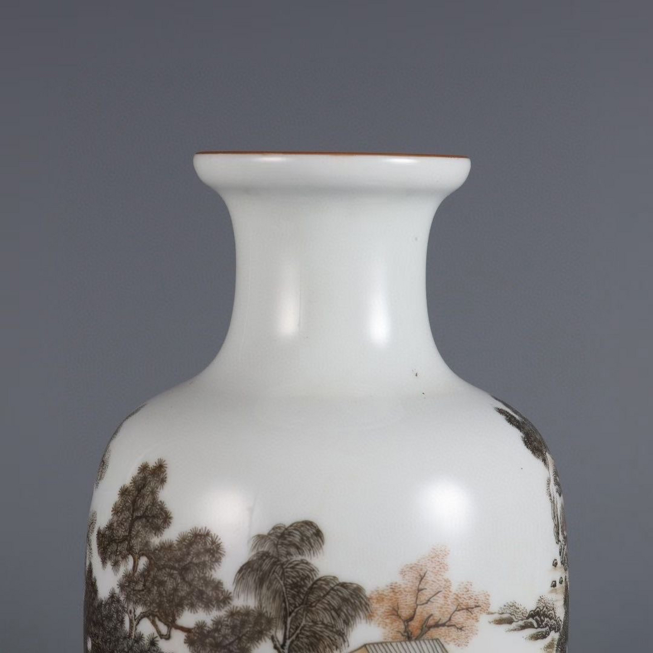 洪宪粉彩山水人物瓶