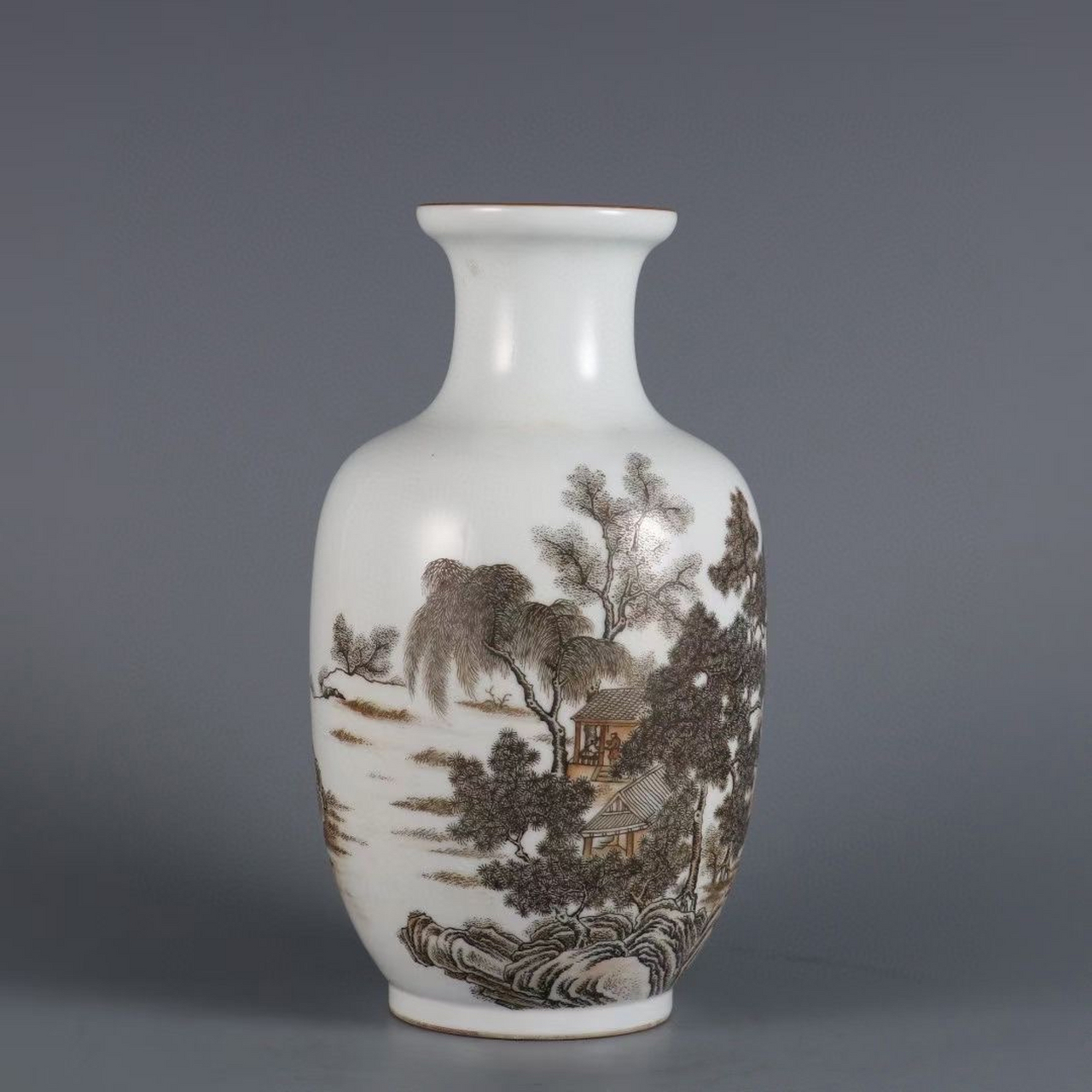 洪宪粉彩山水人物瓶