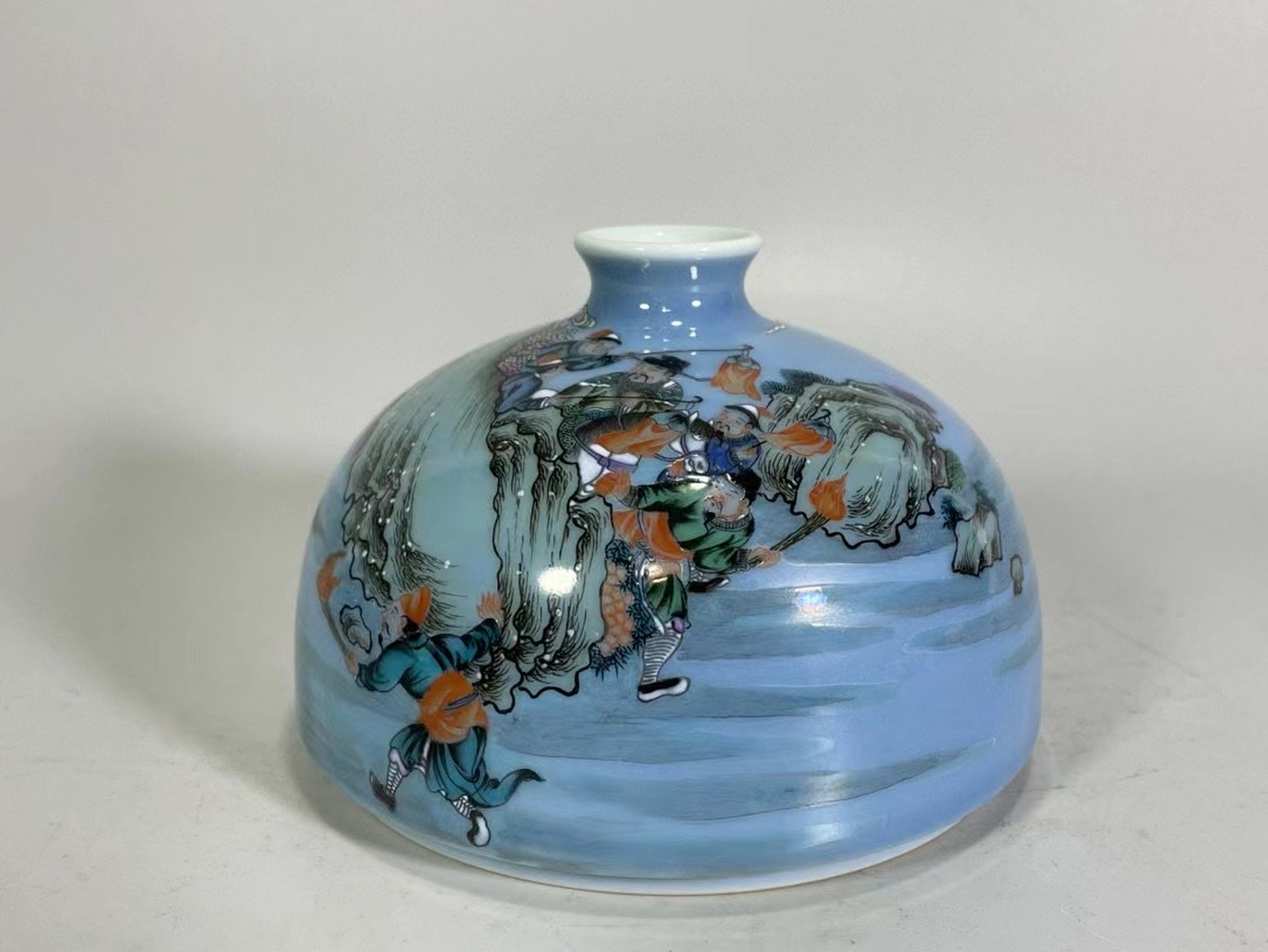 清,天蓝釉底粉彩人物太白尊