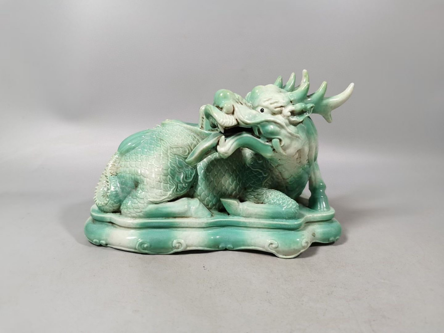 清,翡翠釉麒麟吐玉书