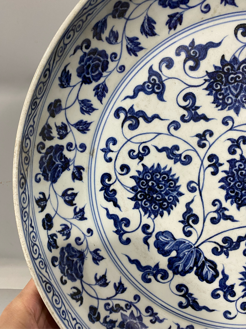 明,青花缠枝莲纹盘