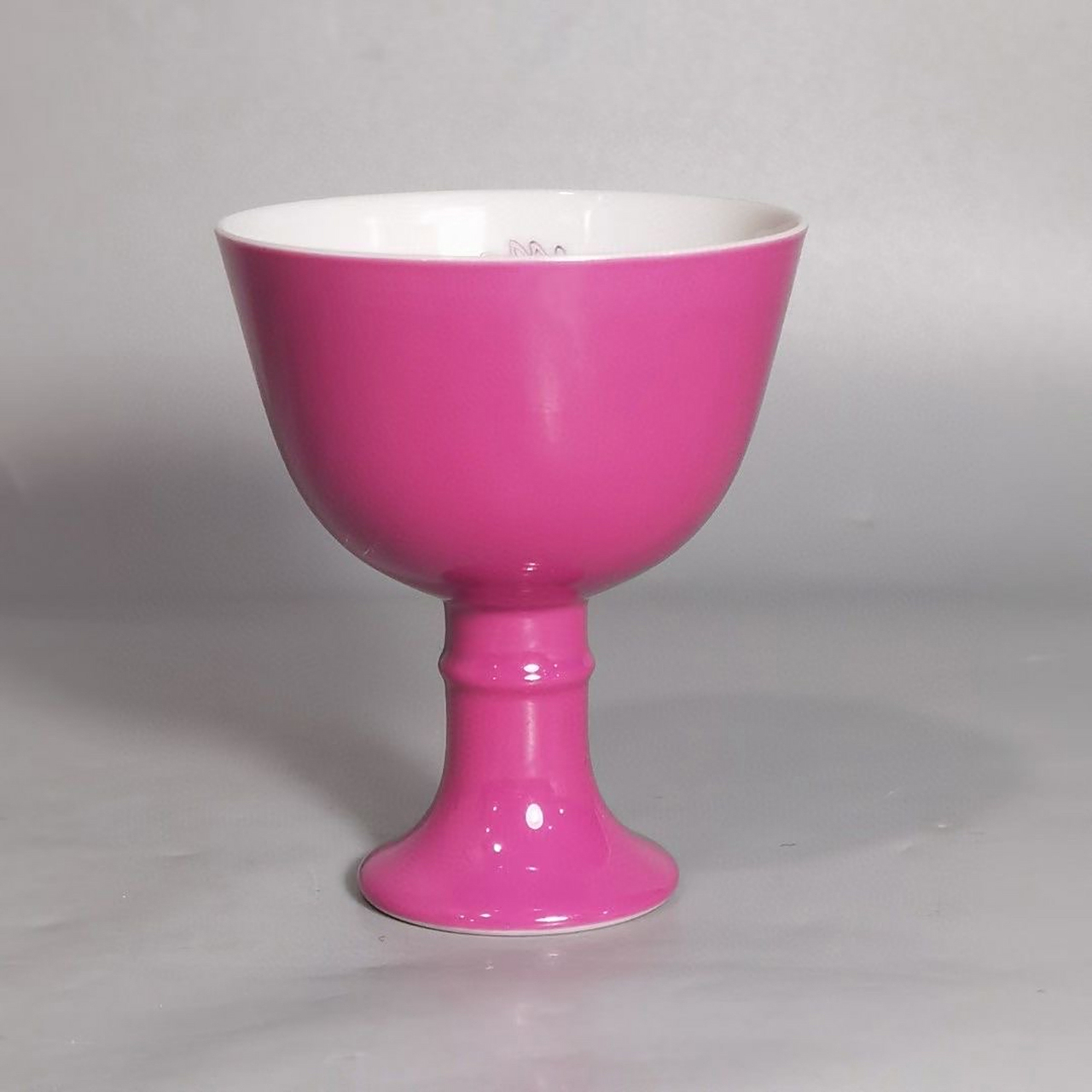 清,外胭脂红内粉彩佛手蝶恋花高足杯