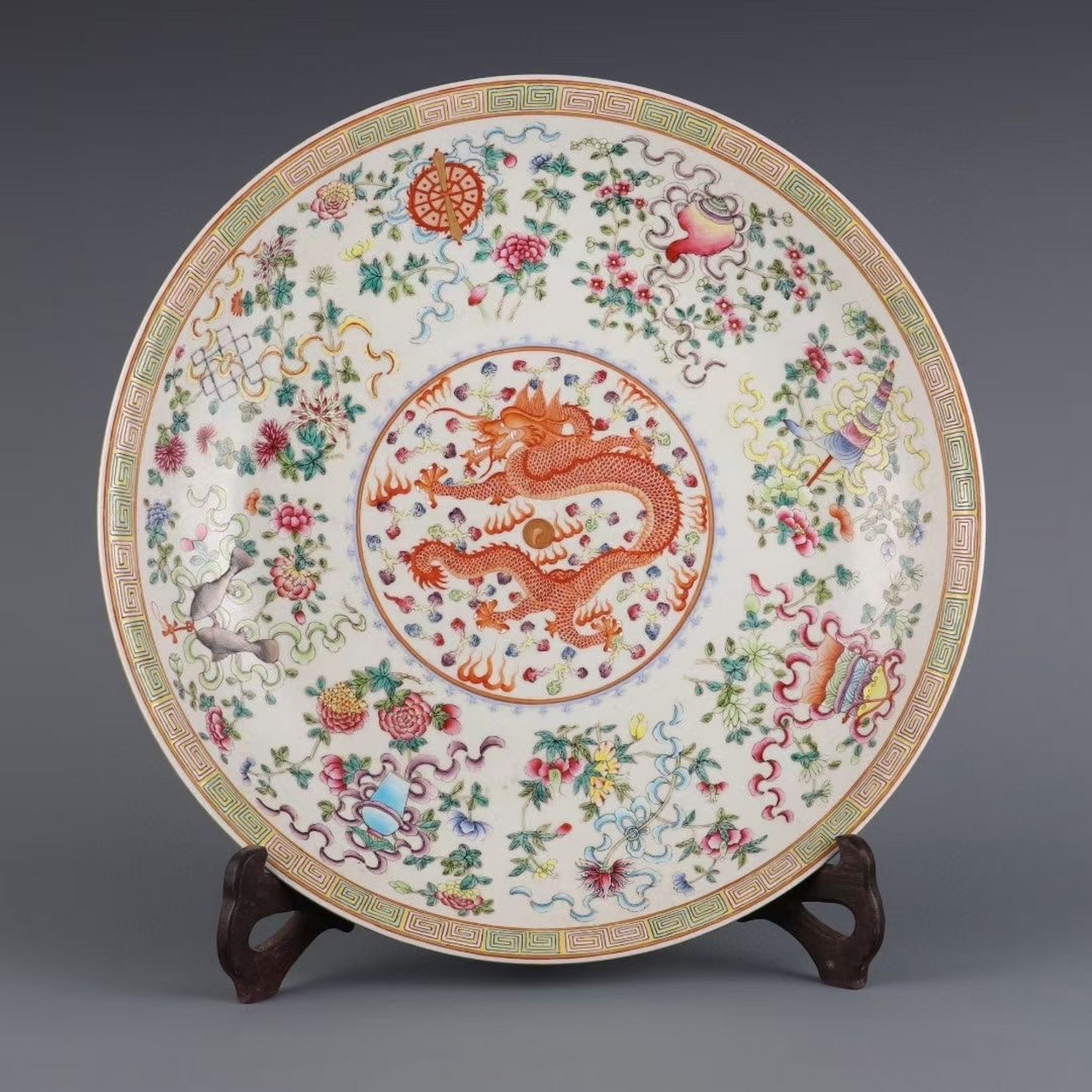 清,粉彩八宝龙纹盘