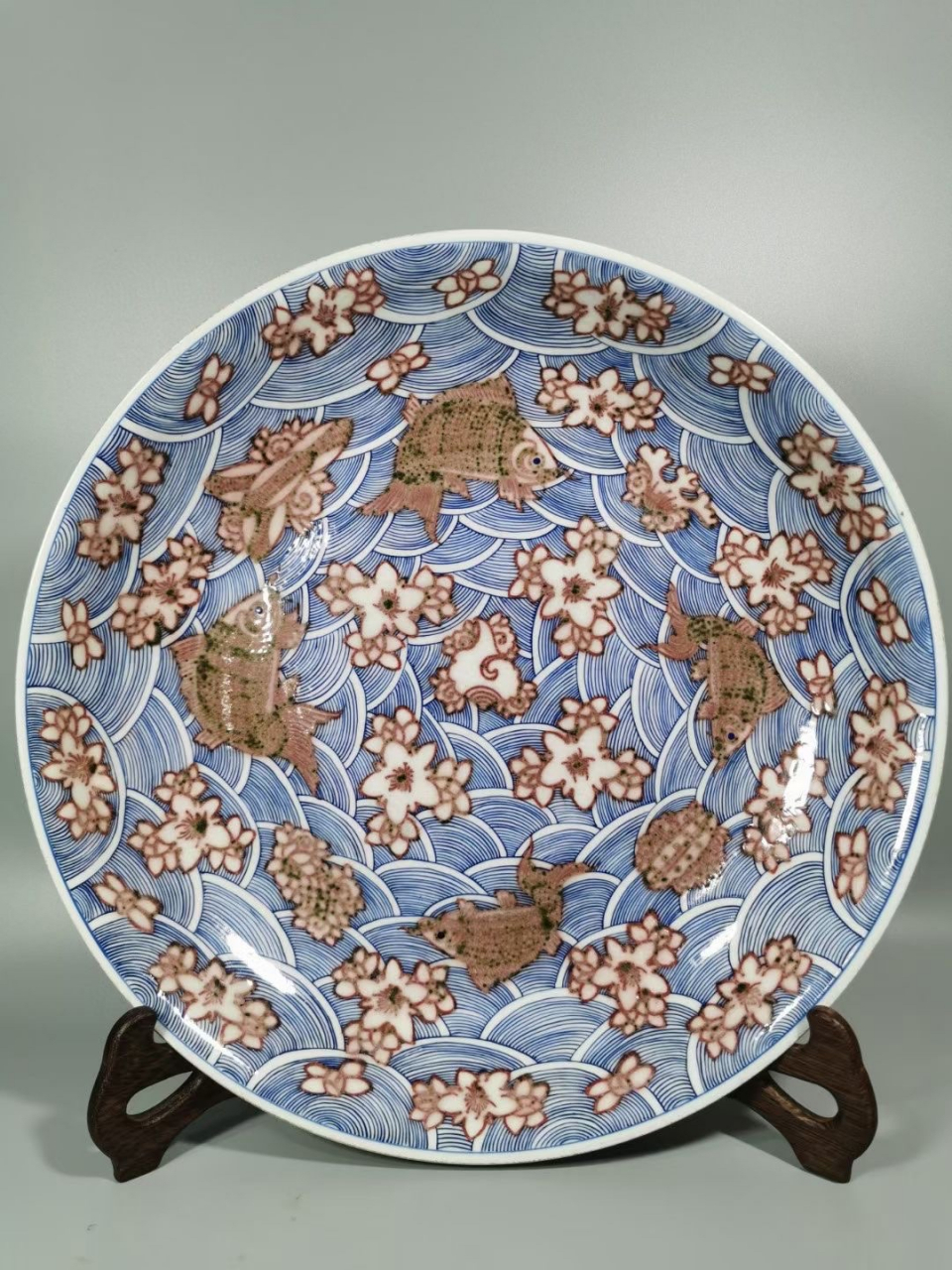 清,青花釉里红鱼纹花卉盘