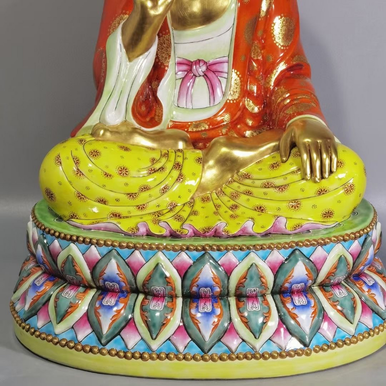 清,矾红描金佛像