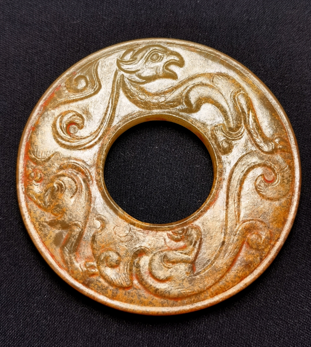 战国晚期浅浮雕龙凤纹玉环