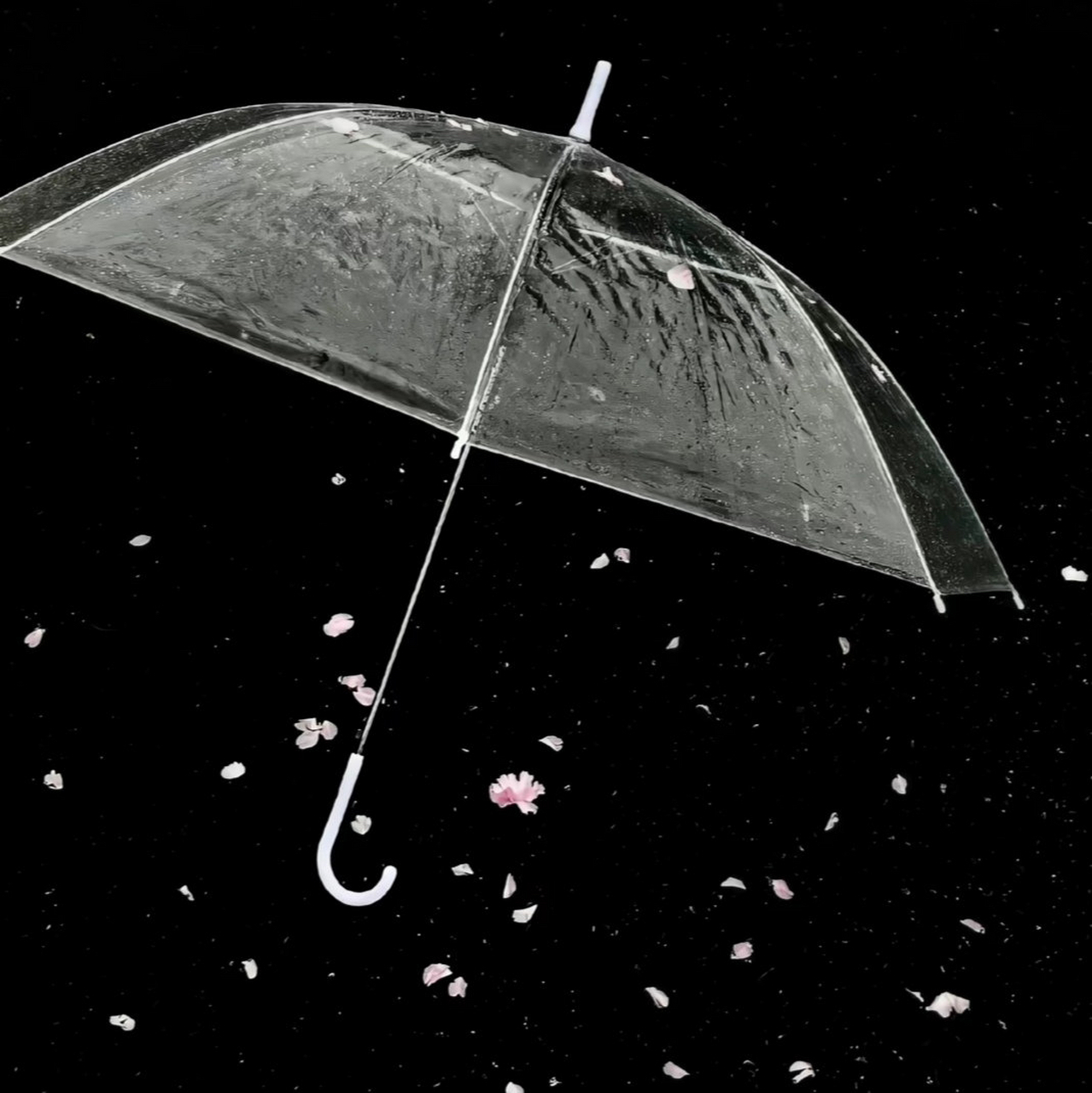 该怎么描写悲伤呢          她心里的黑色河流肆意流淌          汹涌