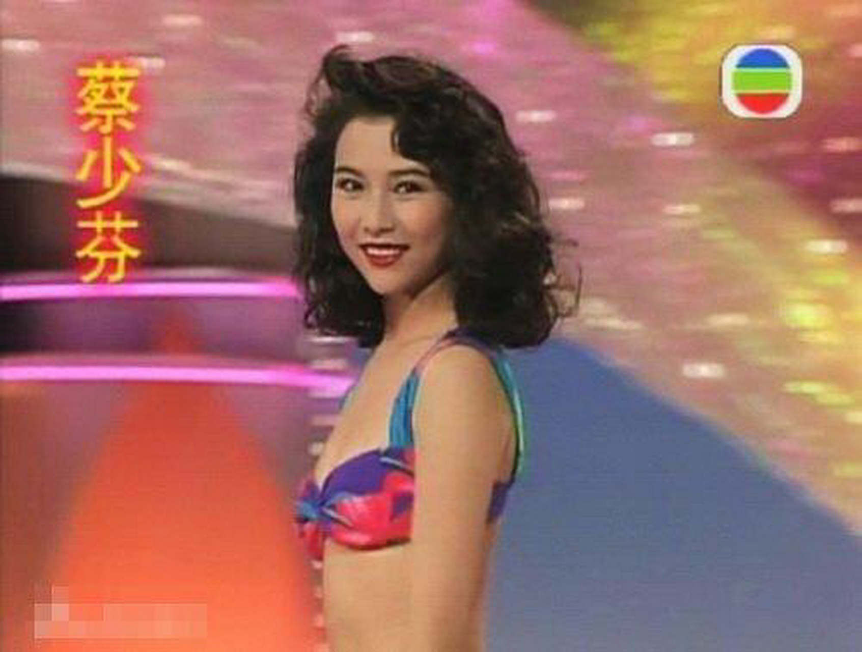蔡少芬选秀时候的泳装照片真的是年轻漂亮,自信满满.#嘉人封面大赏