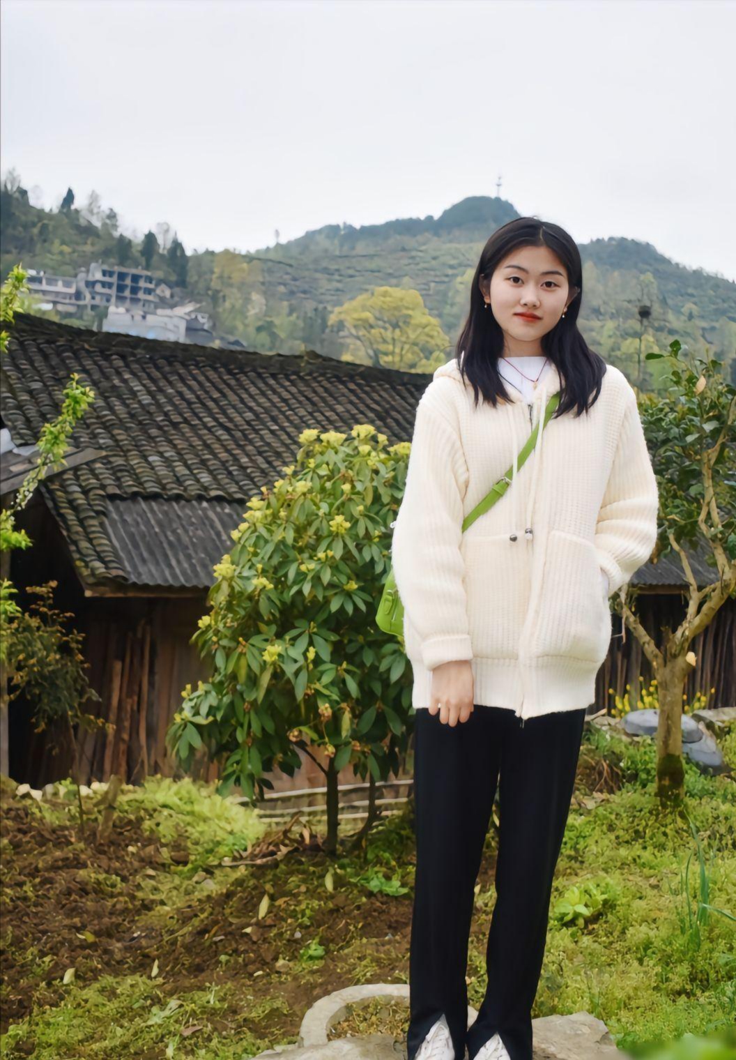 娶妻当娶四川女,四川女孩天生丽质,皮肤白皙细腻,性格开朗乐观向上