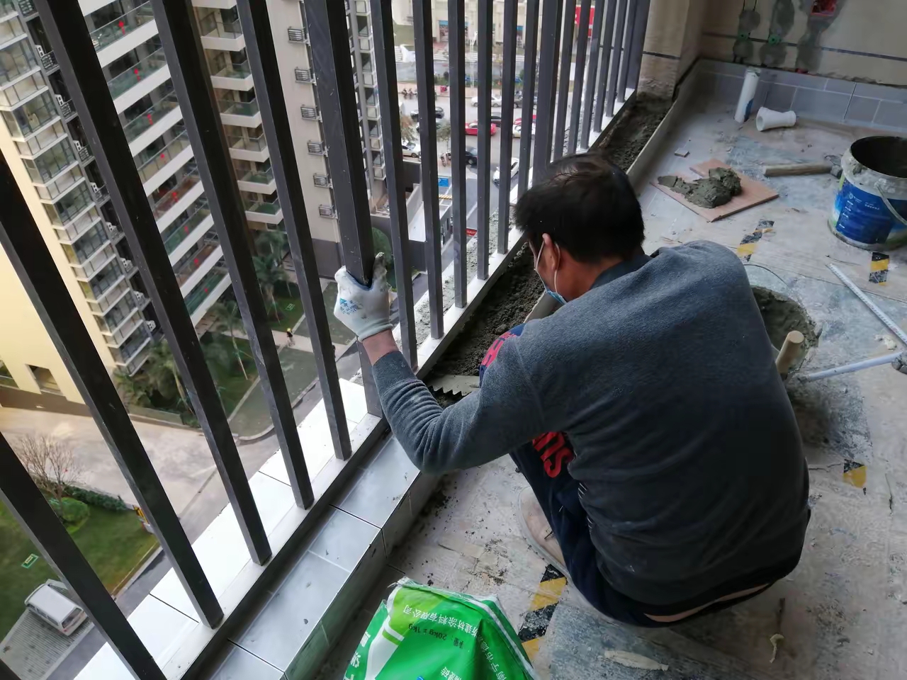 阳台栏杆贴瓷砖到底安不安全啊?