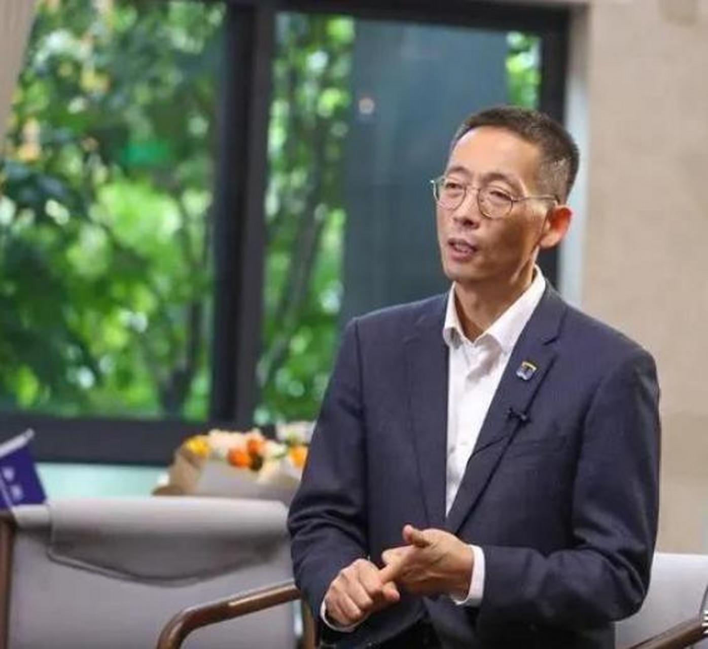 施一公坦言:中国的科技人才现状与中国足球颇有几分相似之处.