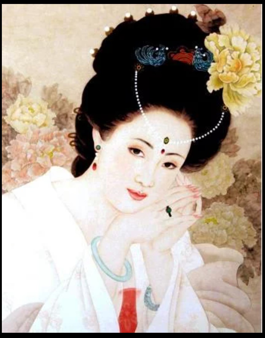 然而,尽管她备受宠爱,却始终未能被封为皇后,这一直是个历史的谜.