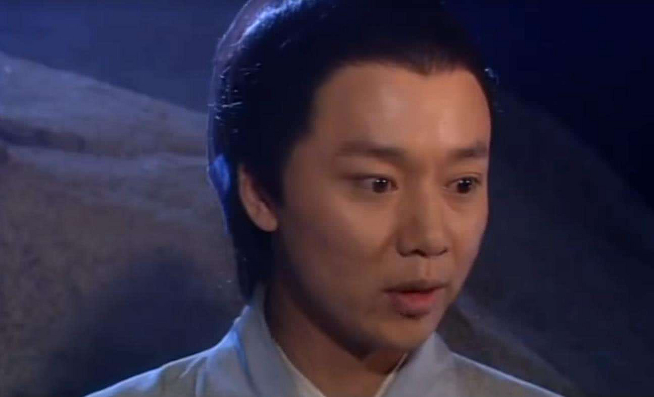 1990年,20岁的刘奕君在《落山风》的片场上,竟指导剧中女一号兼制片人