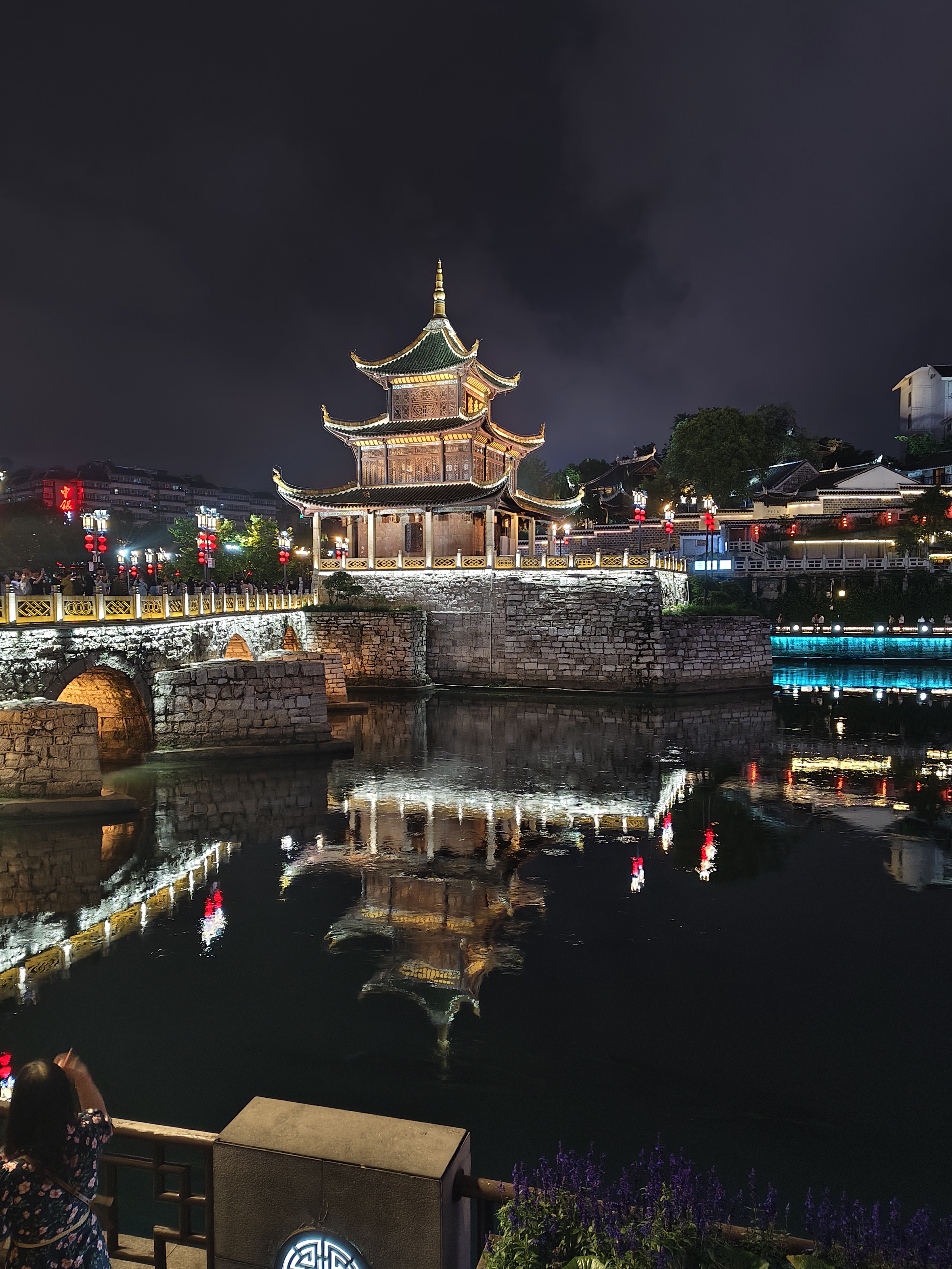 出游目的地#甲秀楼是贵阳市的标志性建筑,位于贵阳市南明区翠微巷8号