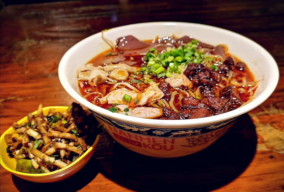 旅行路上的美食#贵阳肠旺面是贵阳的一道特色面食,历史悠久,深受档刎