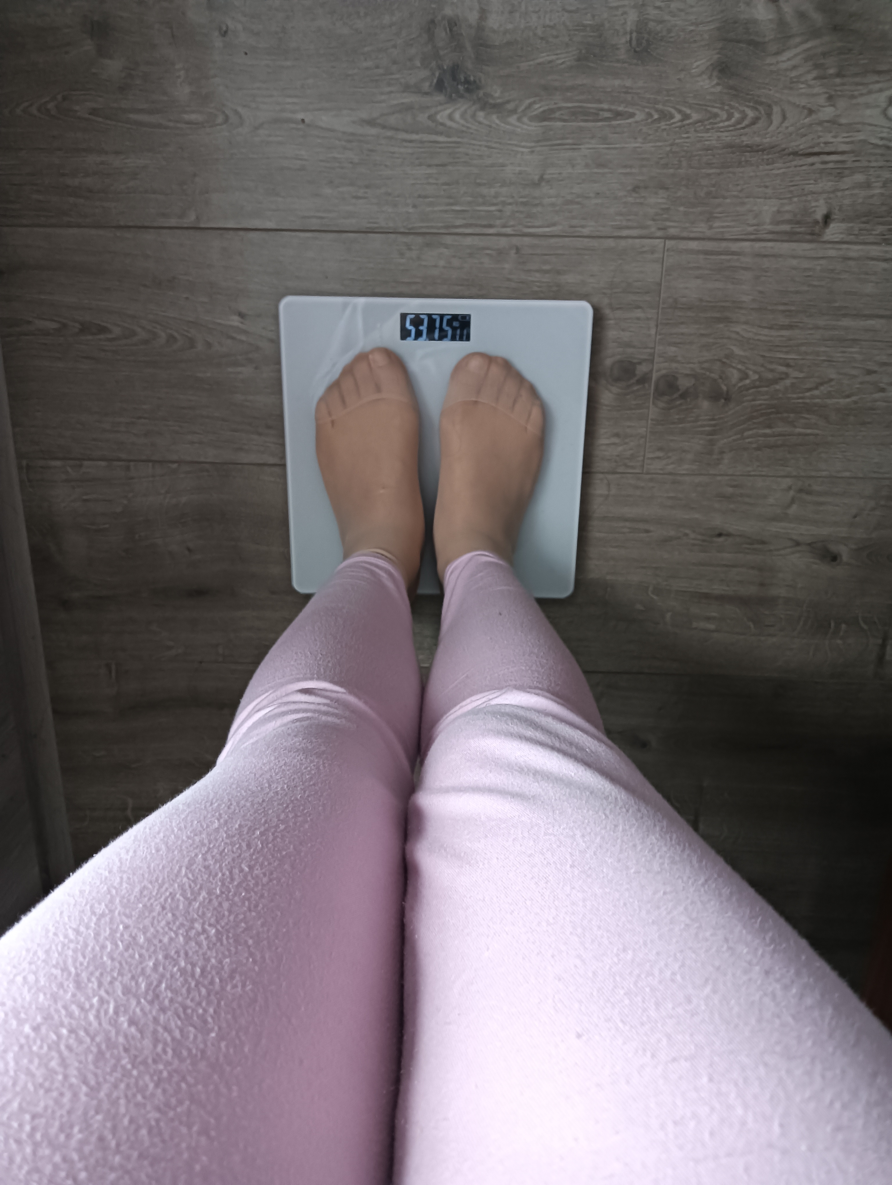 今天要去婆婆家过年了,在婆婆家都不方便称体重了,所以接下来几天就没