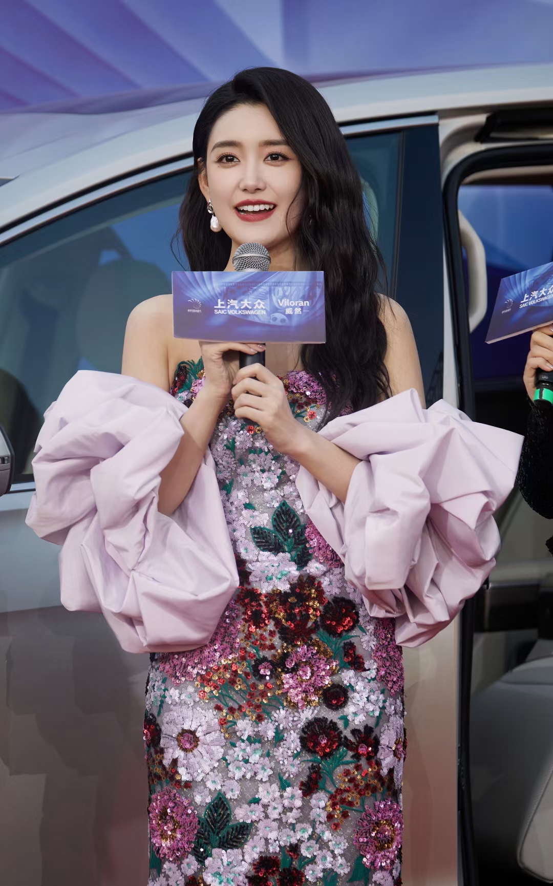 演员蒋依依参加电影节红毯,太美了!7815