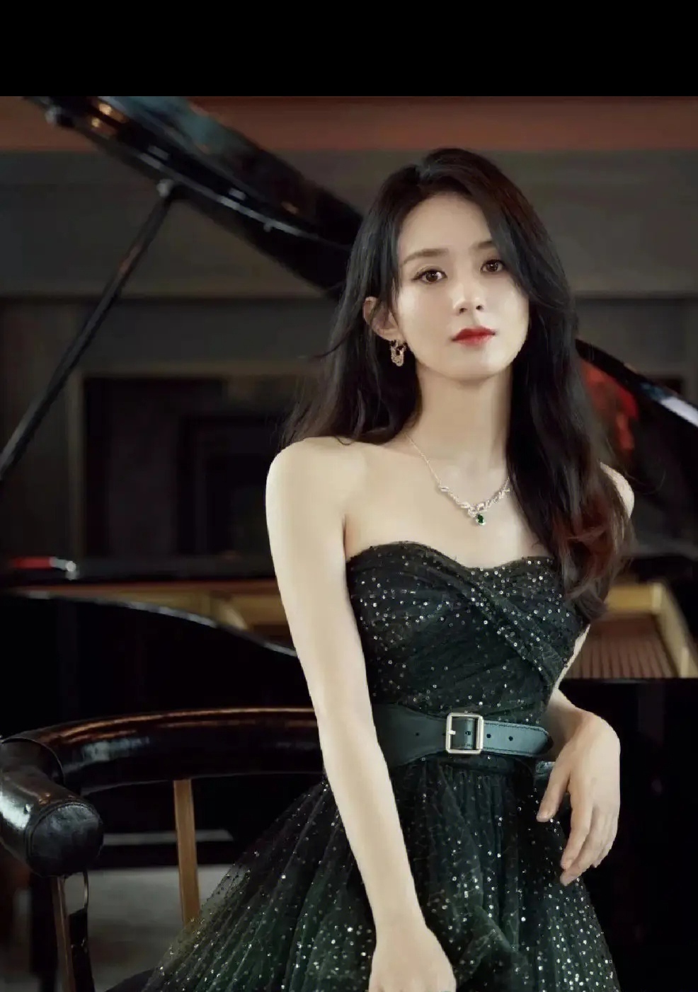 很喜欢的一位女明星  赵丽颖个人资料介绍:1987年10月16日出生于河北