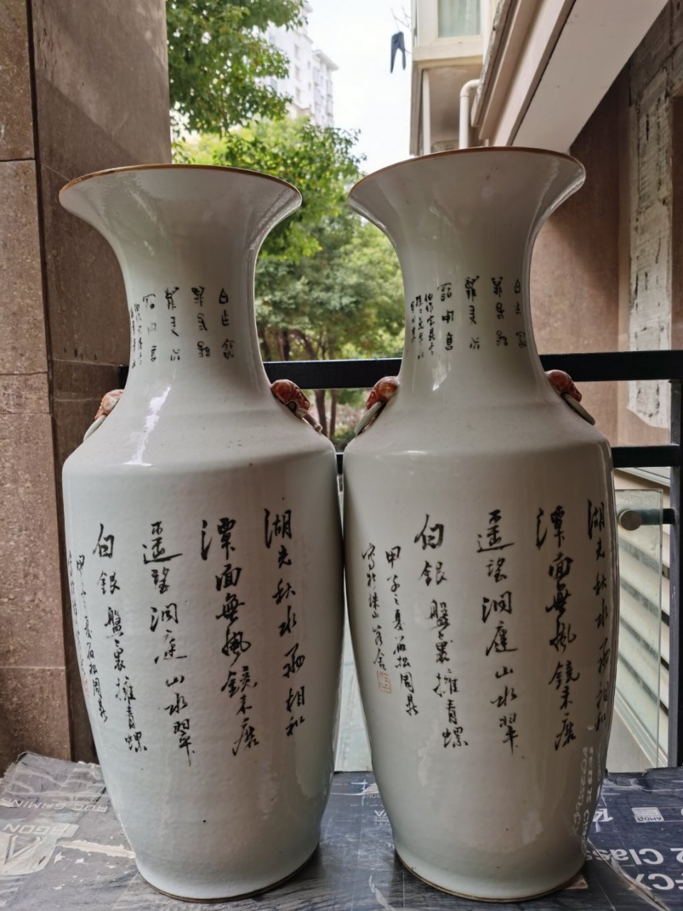 景德镇瓷绘名家周筱松山水大瓶