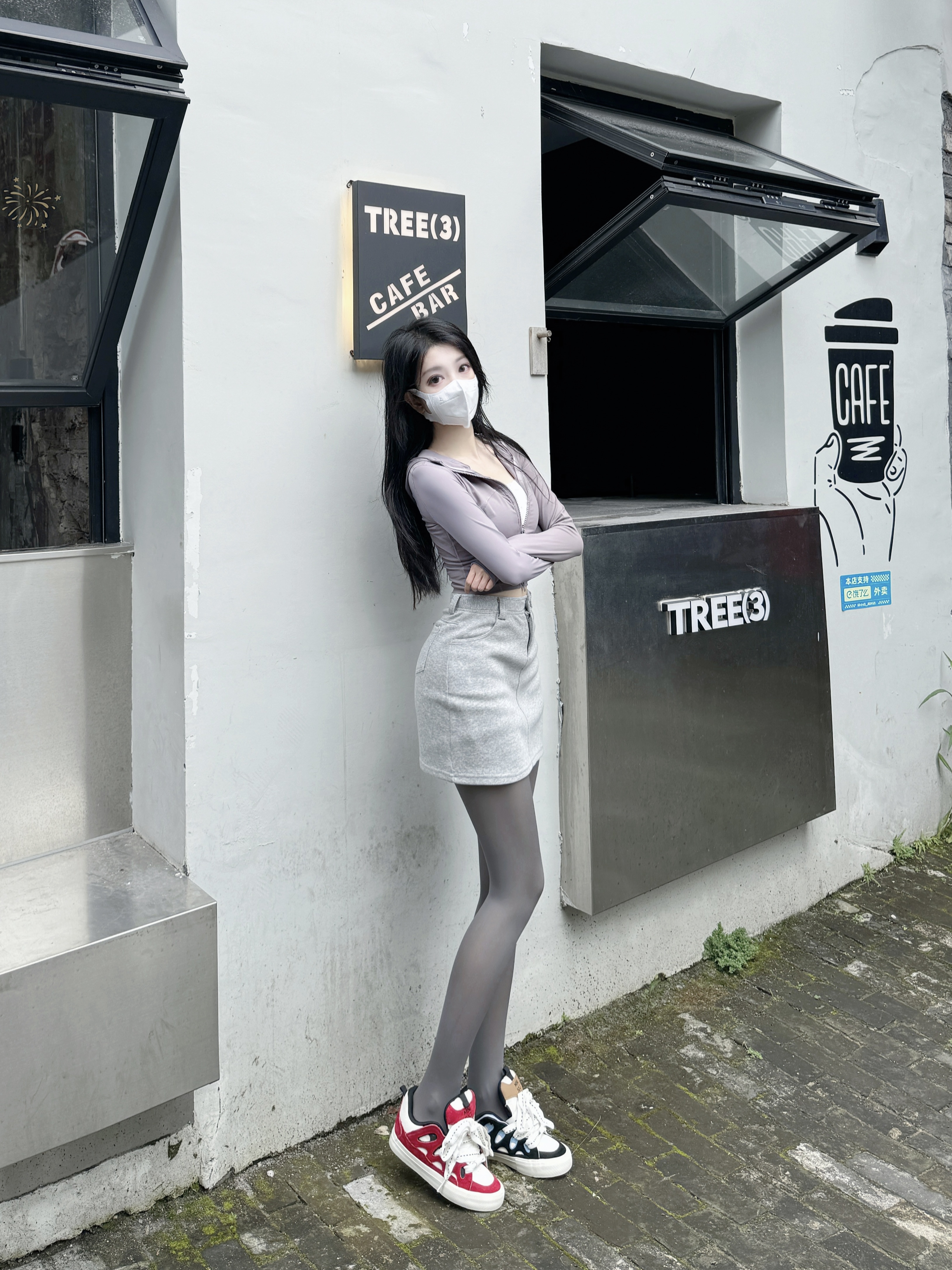 搭配长筒袜和高跟鞋,感觉自己美美哒!💃👗