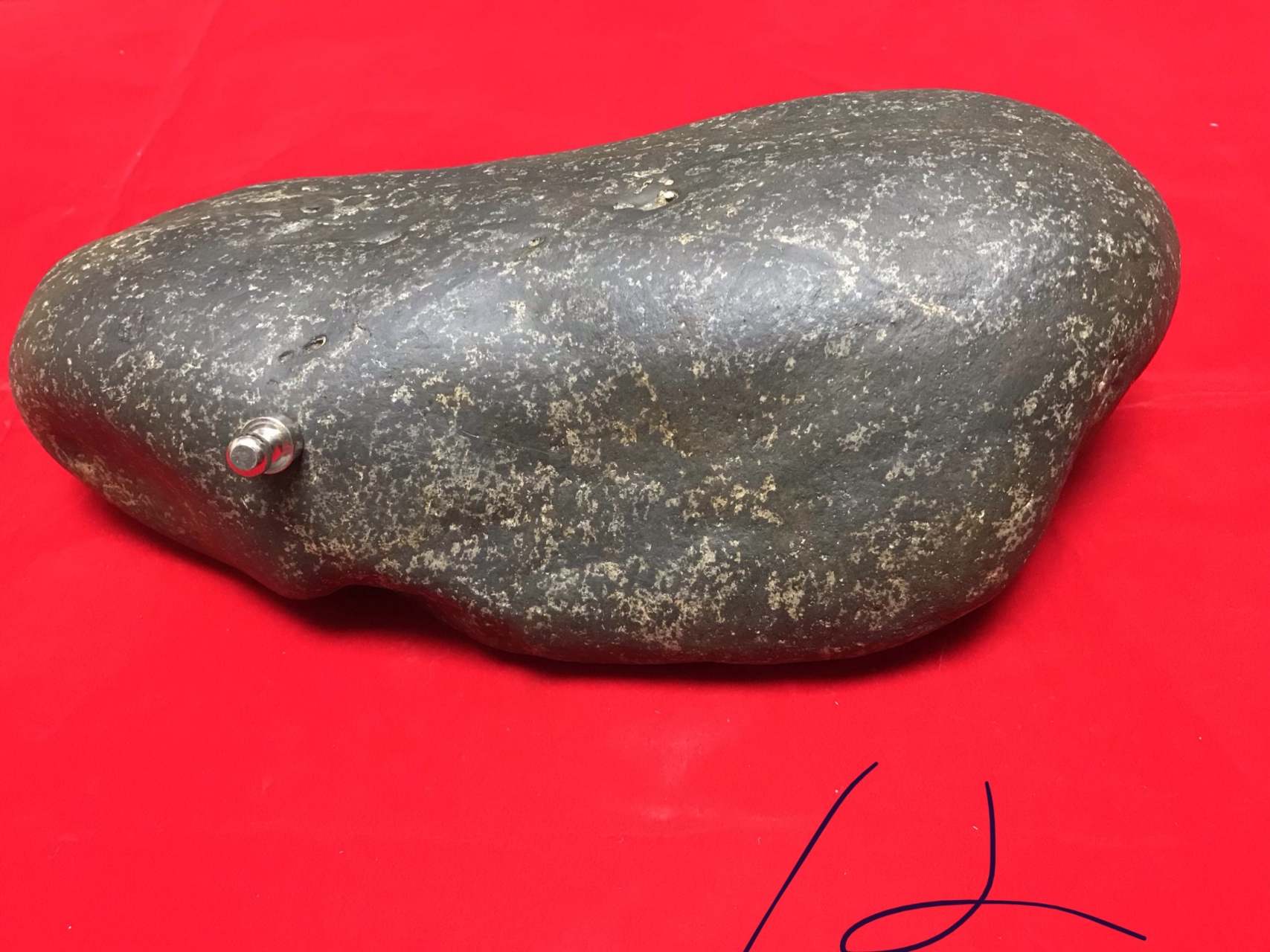 广西石铁陨石,12斤,外表特征不明显.