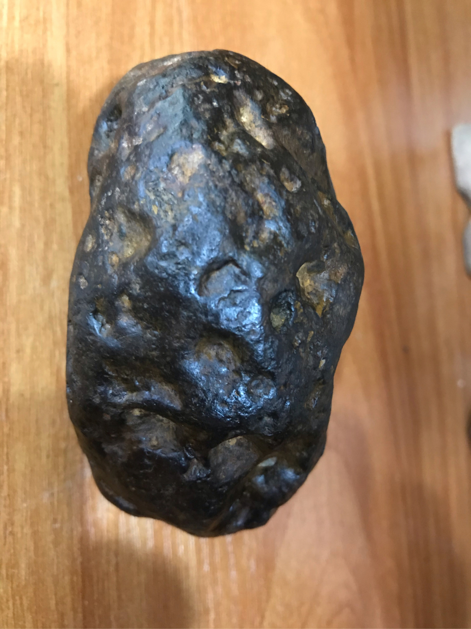 【陨石鉴赏】标准的石铁陨石,特征完美,坚硬沉重,中磁