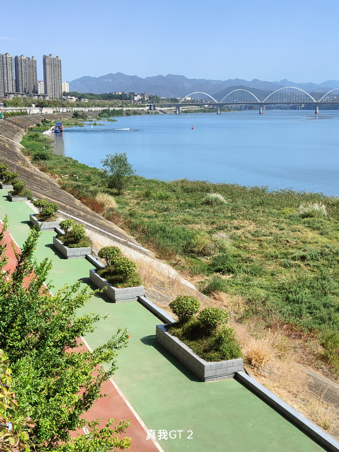 安康市,一个来了就不想走的地方,城市建设气派,自然风光秀美,浓浓的