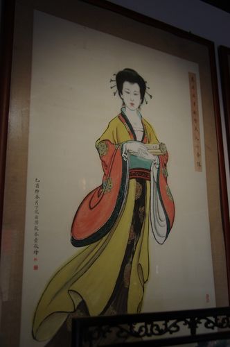 这是从小乔墓里发现小乔47岁时去世时的画像