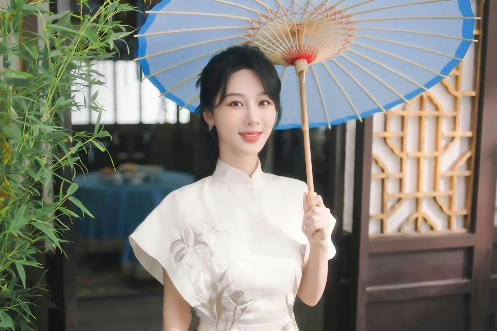 《你好星期六》杨紫的旗袍造型来啦!好美!