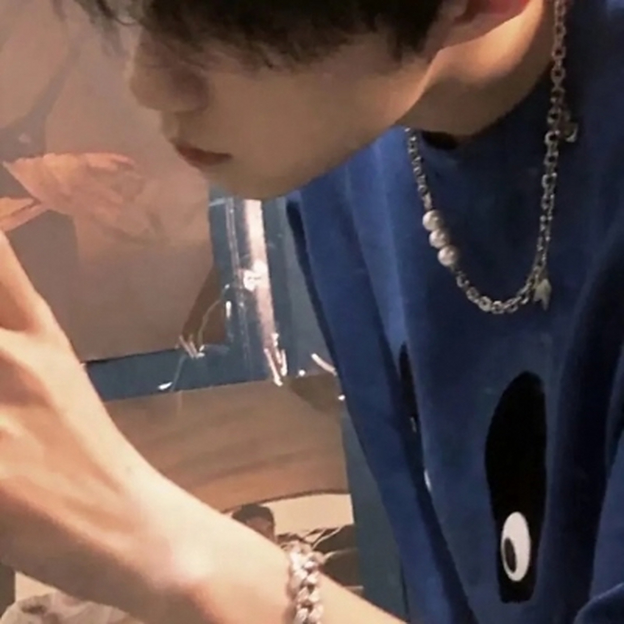 男生真人帅气头像 来源:网络