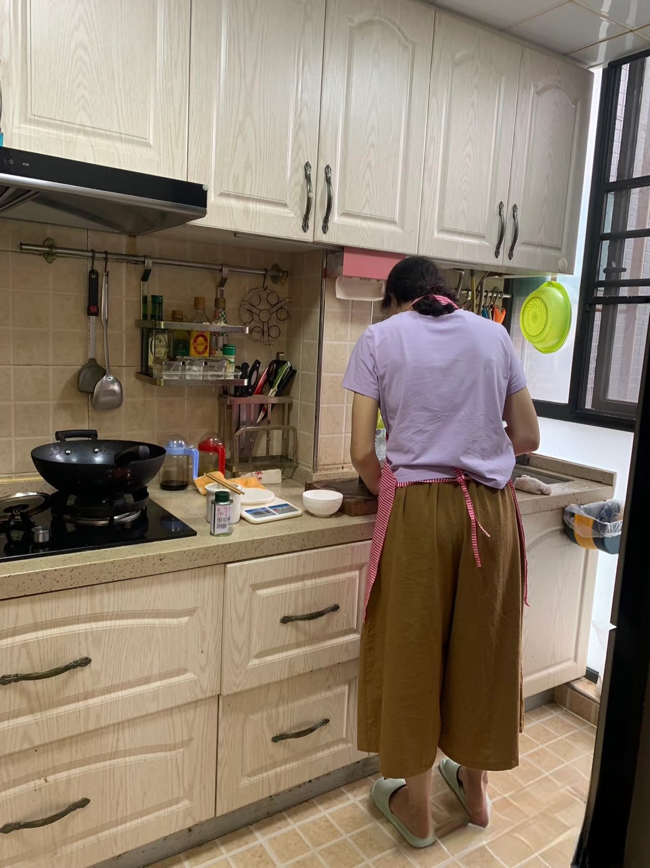 老家建祠堂,一个人要交3300元, 我们家5口人,当时老三还在肚子里