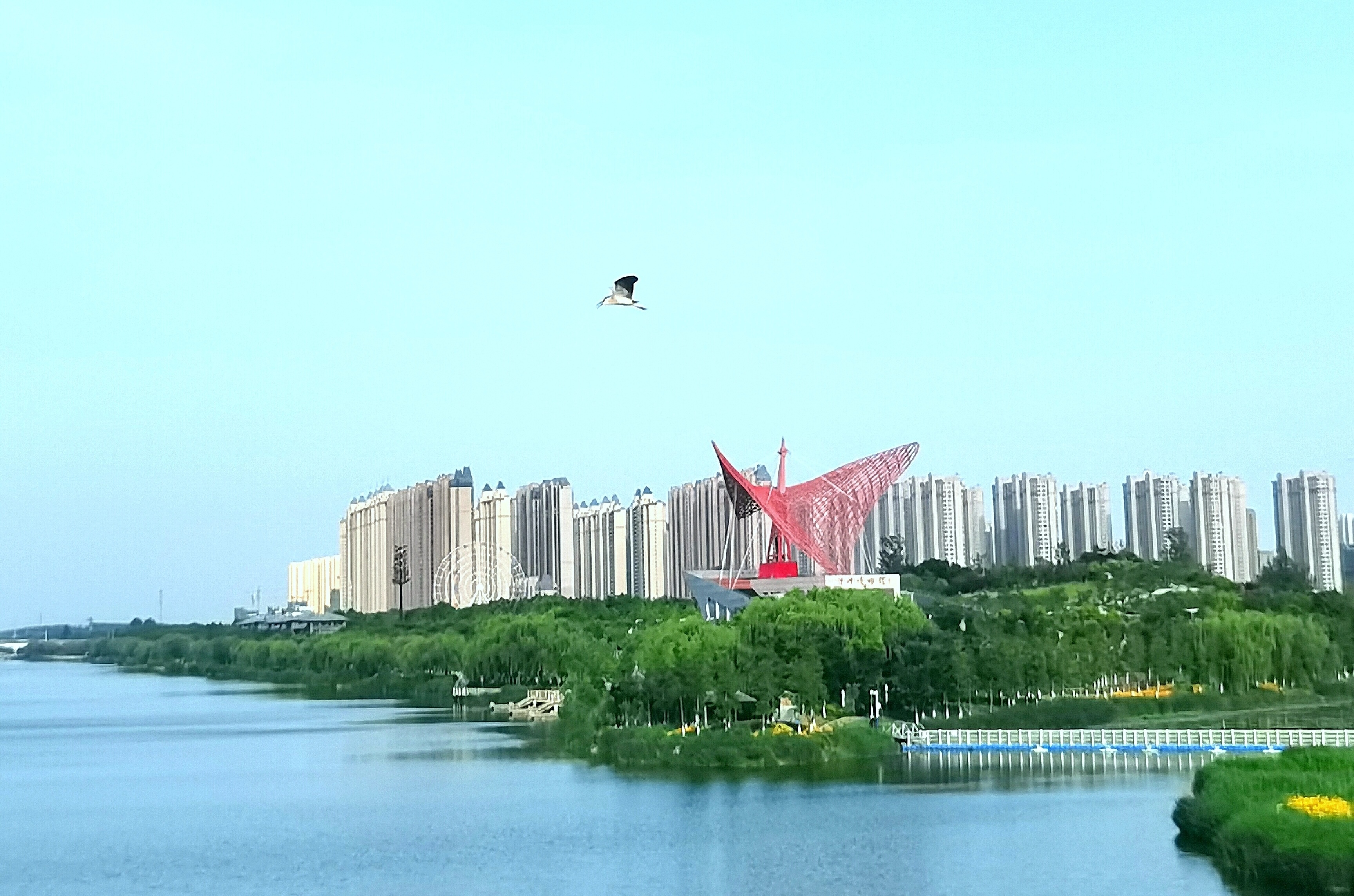 水清岸绿生态宿州(摄于宿州新汴河景区)