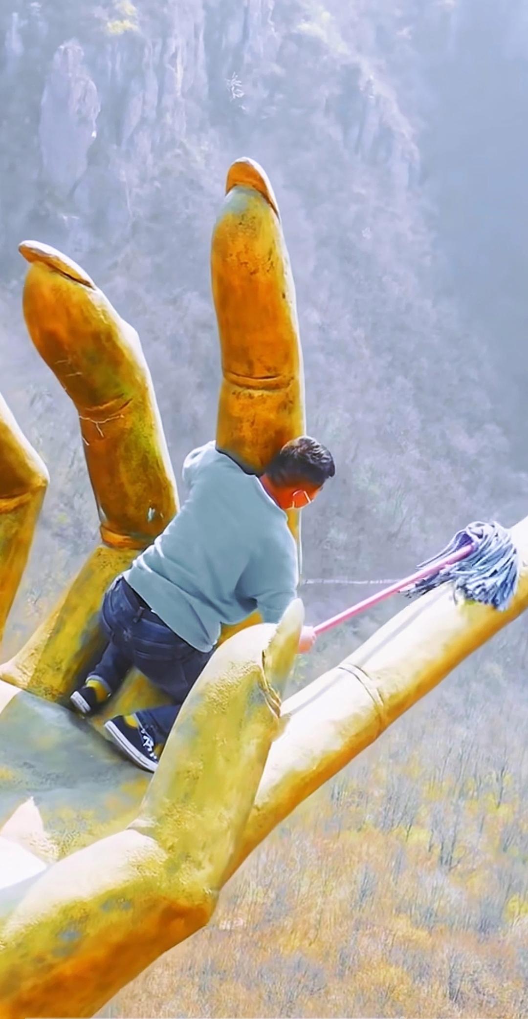 为什么会有有些人部门手伸得太长了图片戒尺手伸出来打手心讽刺手伸得