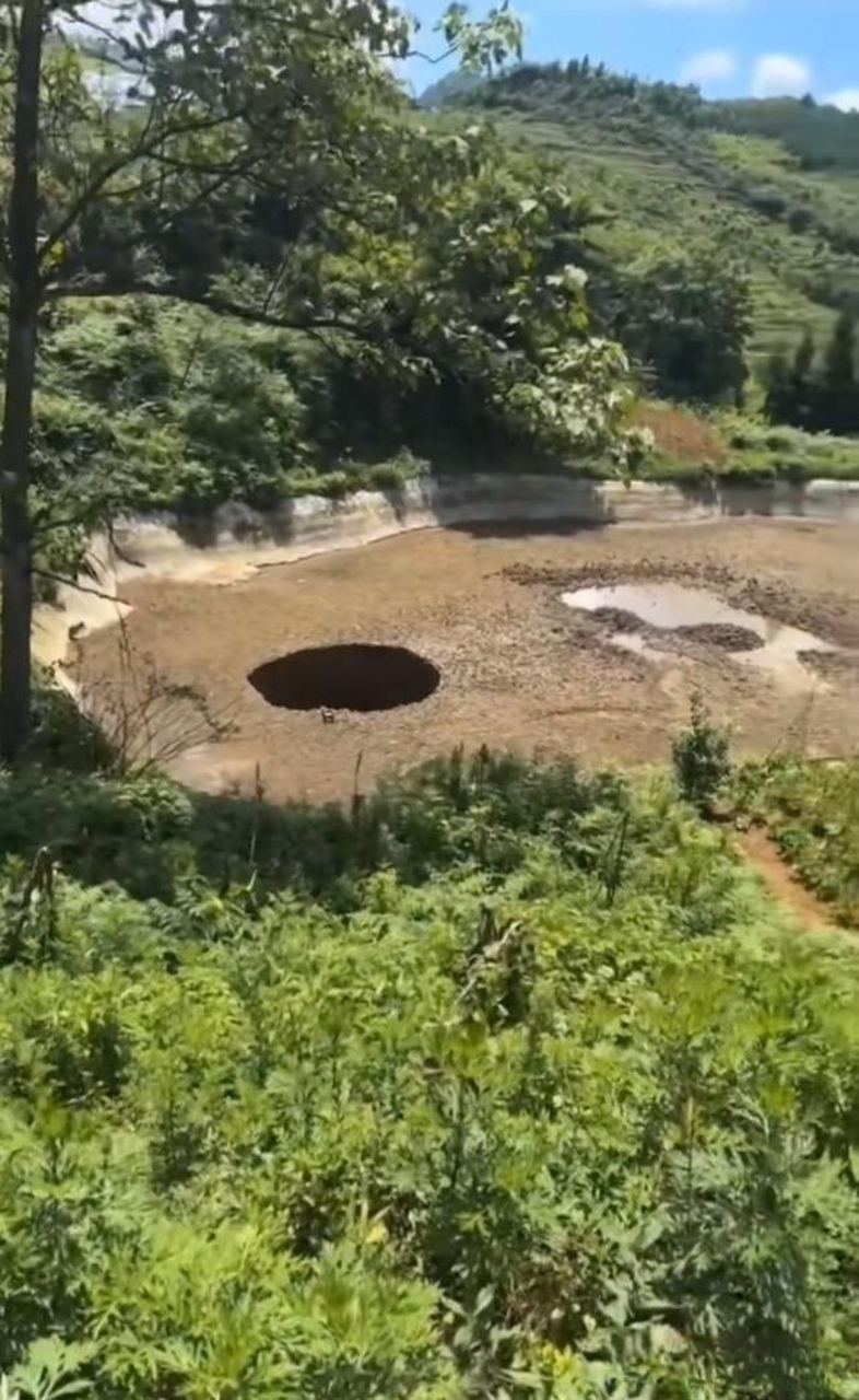 小漩涡变成大漩涡图片