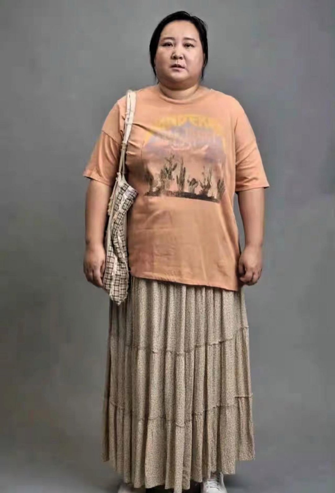 贾玲最近的照片看着又胖了不少,但已经不是当初的样子了!