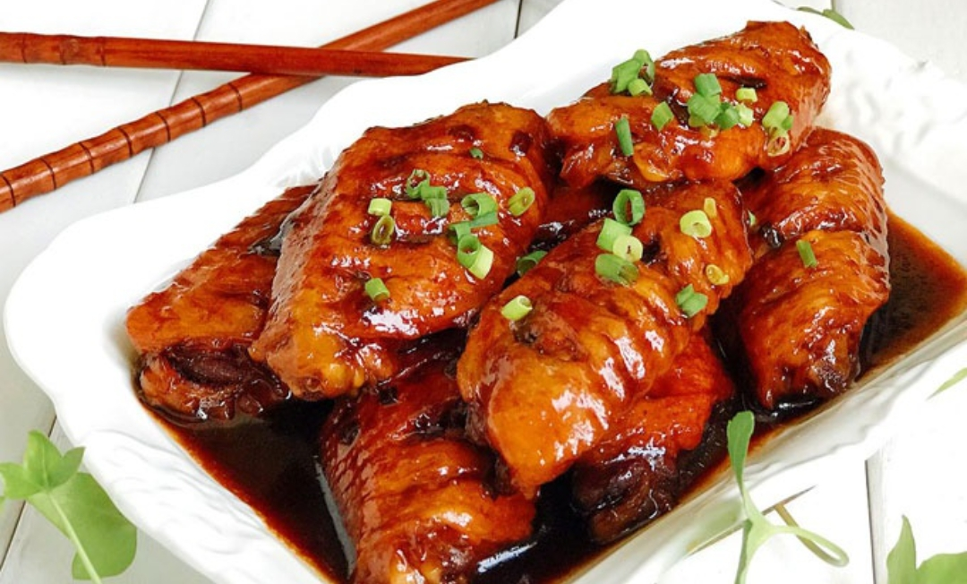 美食# #家常菜# 今天为大家介绍一道美味的家常菜:可乐鸡翅.