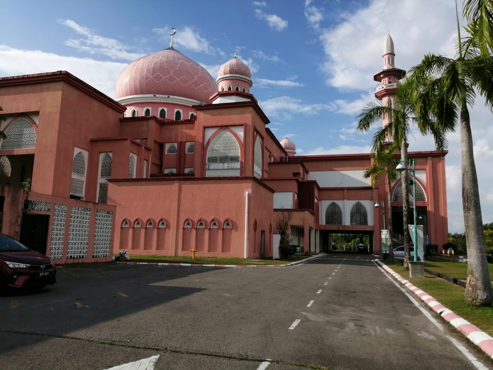 打卡沙巴大学粉红清真寺!