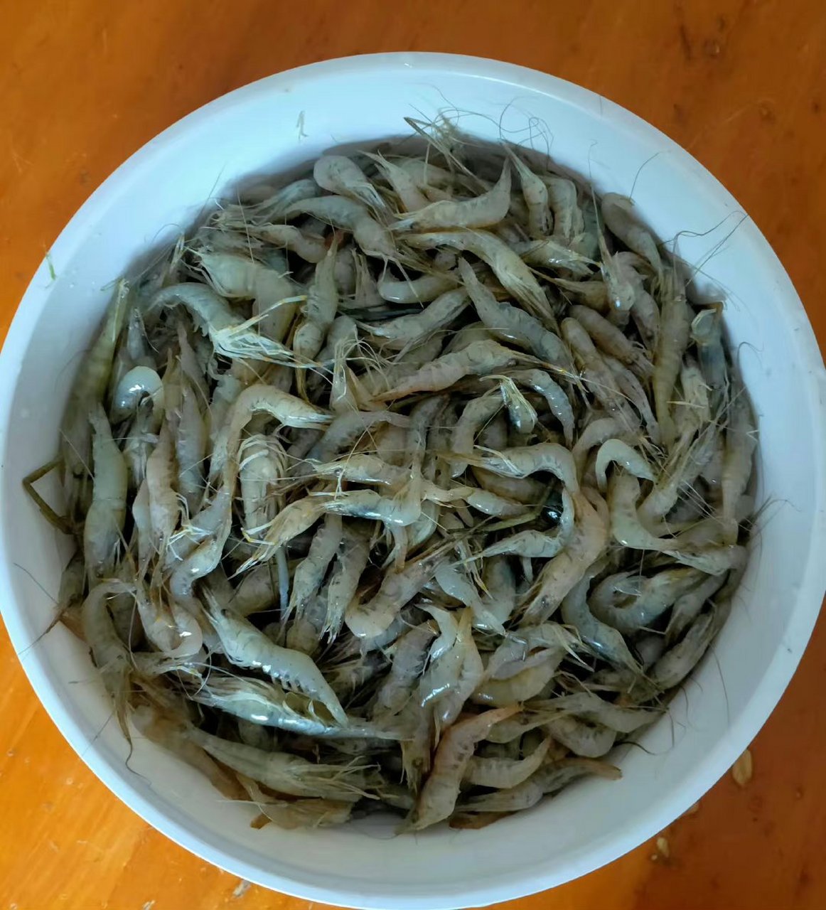 这壳怎么剥,怎么去虾线?真不知道怎么个吃法?