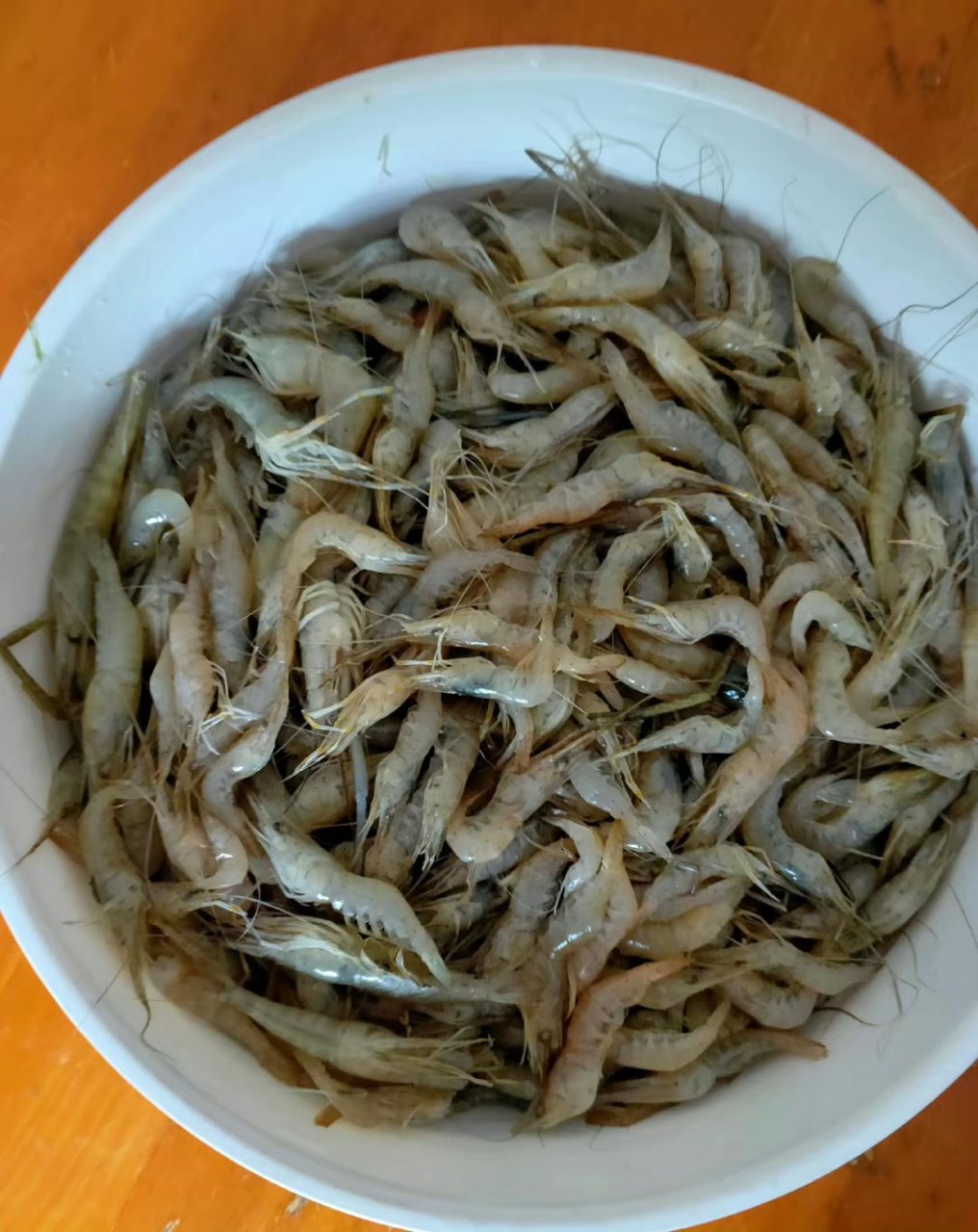 这壳怎么剥,怎么去虾线?真不知道怎么个吃法?