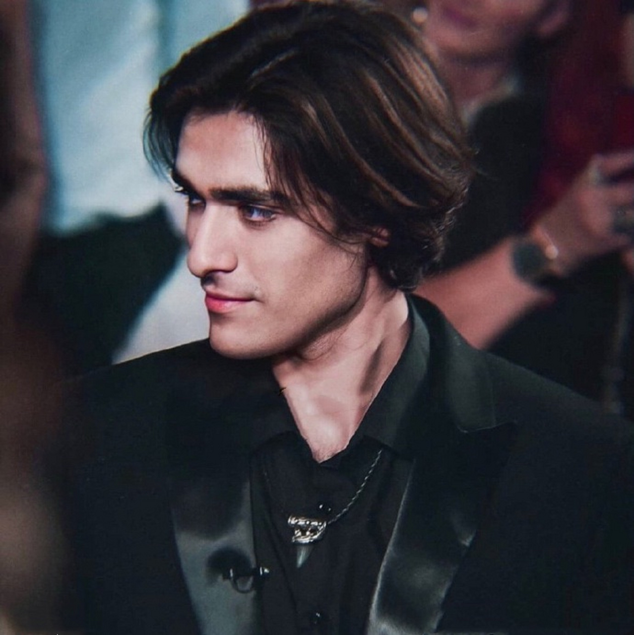 左图 - 亚历山大·舍普斯(通灵之战第十四季) 右图 - 奥列格