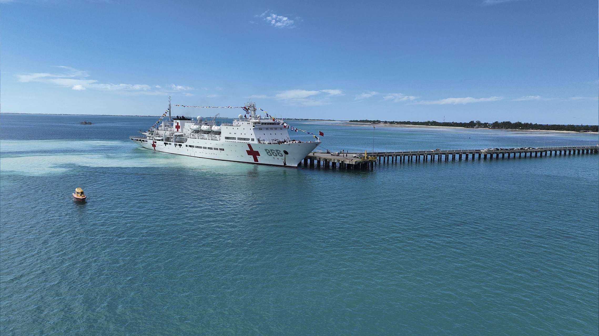 "和平方舟"号医院船首次访问基里巴斯  执行"和谐使命-2023"任务的中